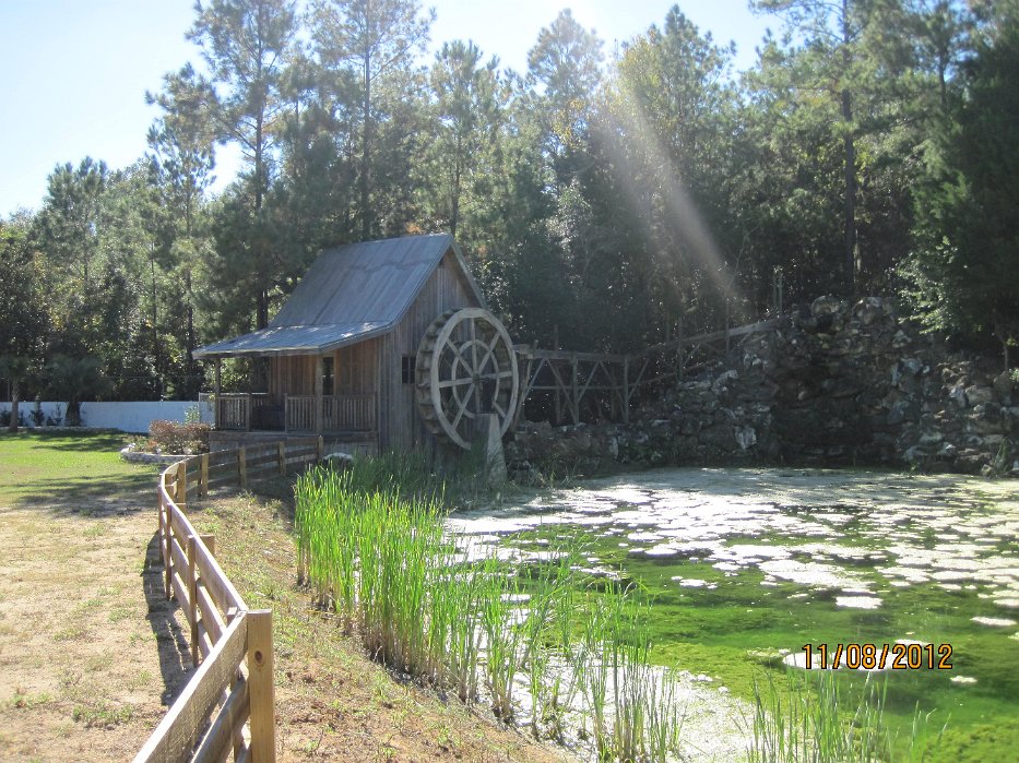 021-Williston RV Resort Outdoor Kitchen Area-10.jpg